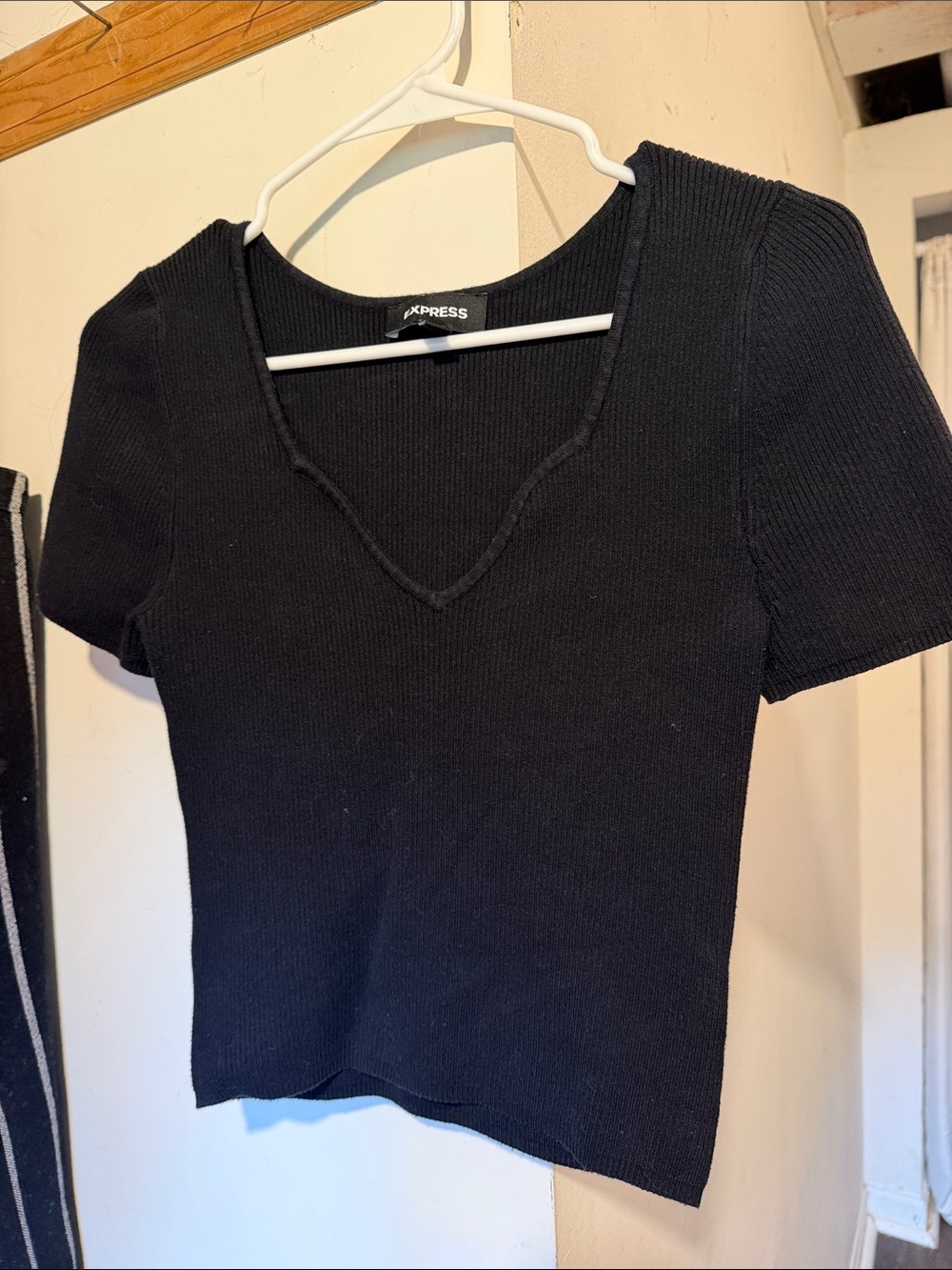 Express Black Ribbed V-Neck Short Sleeve Top